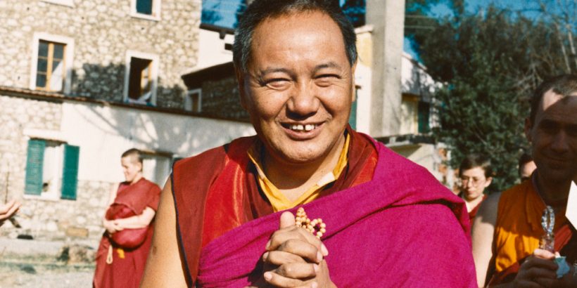 (15250_ng.psd) Lama Yeshe addressing western monks and nuns at Istituto Lama Tsongkhapa, Italy, 1983. Photos donated by Merry Colony.
